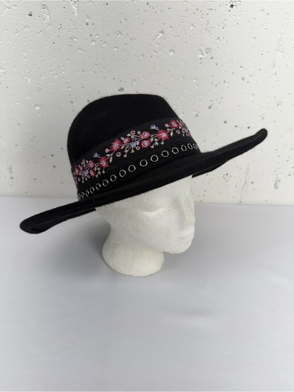 American Eagle Black 100% Wool Floral Embroidered Rancher Hat